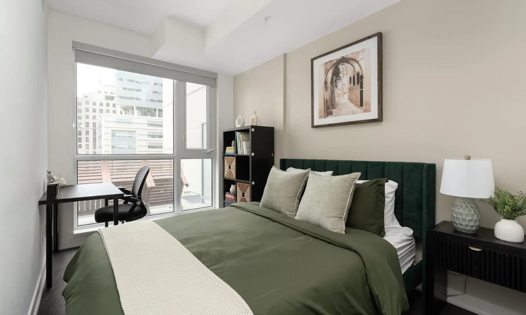 2Br 2Ba Suite With Sofa Bed By Financial District Toronto 0*,