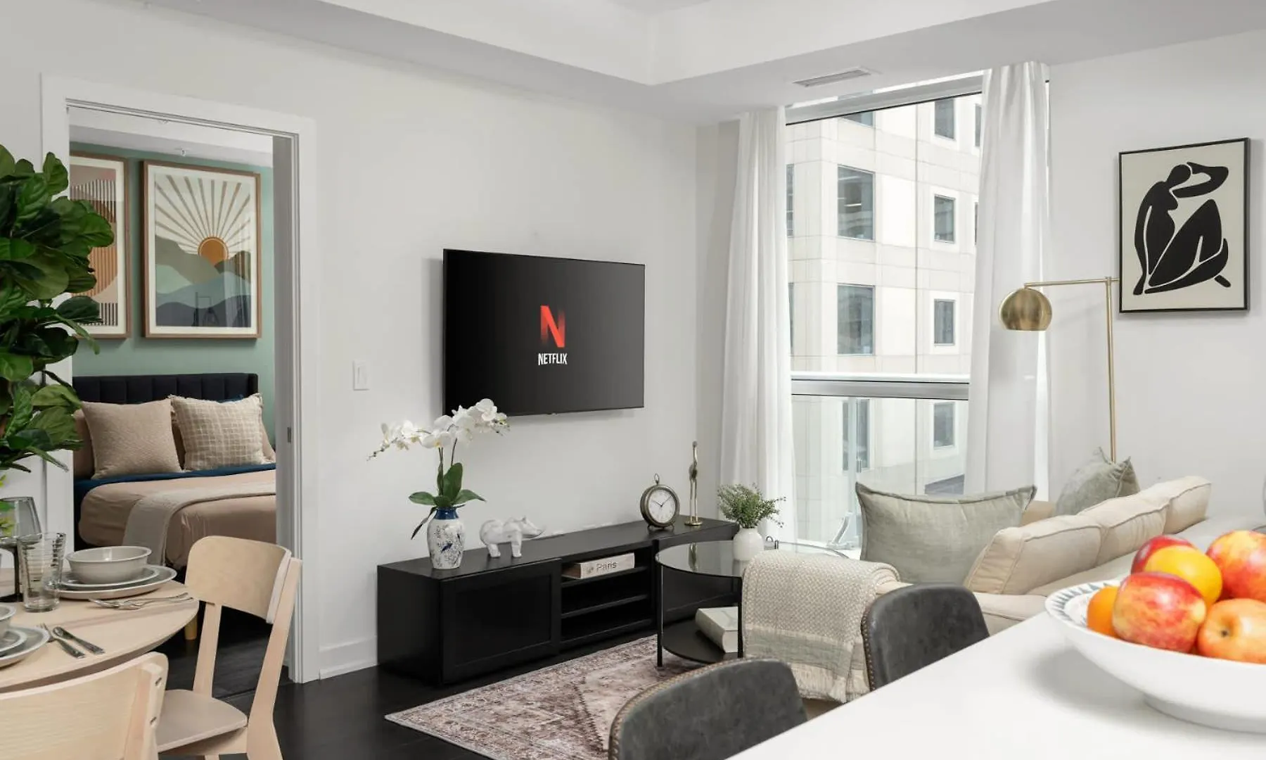 2Br 2Ba Suite With Sofa Bed By Financial District Toronto Apartment